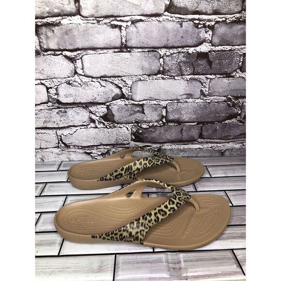Crocs Kadee II Iconic Comfort Leopard Flip Flip Sandals Women’s sz 10M US/41EU - Picture 1 of 16
